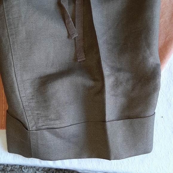 Larry Levine petite linen blend shorts - Picture 5 of 5